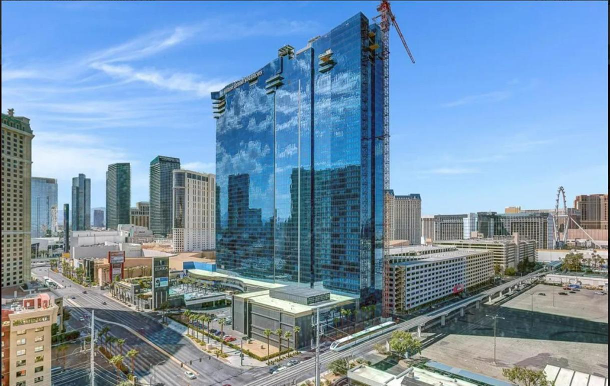 Signature Mgm Suite With Strip And Sphere View Лас Вегас Екстериор снимка
