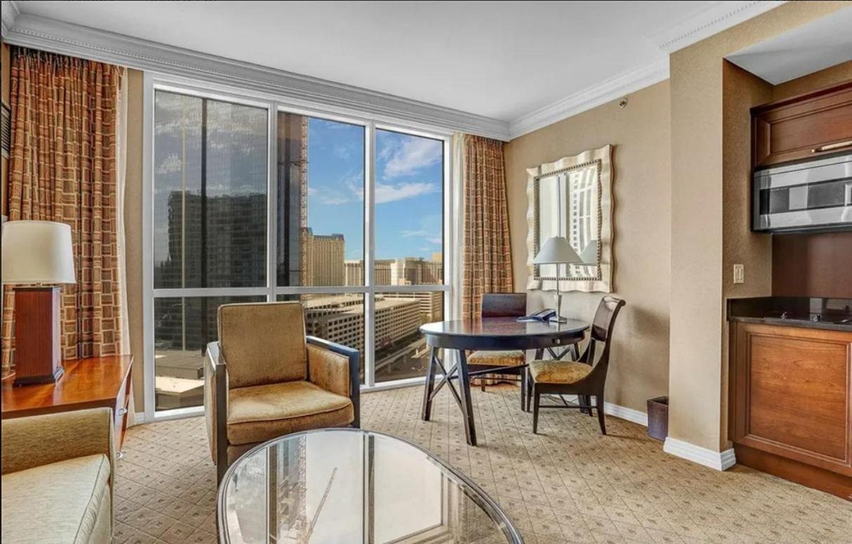 Signature Mgm Suite With Strip And Sphere View Лас Вегас Екстериор снимка