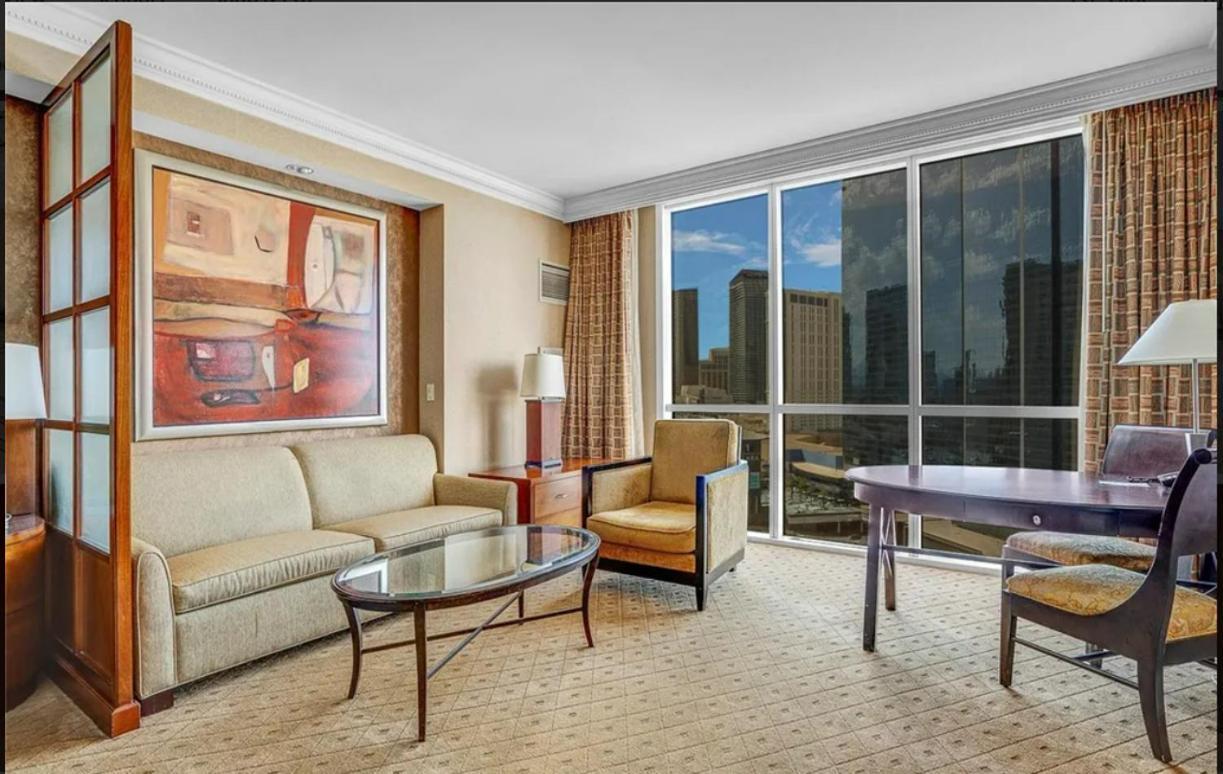 Signature Mgm Suite With Strip And Sphere View Лас Вегас Екстериор снимка