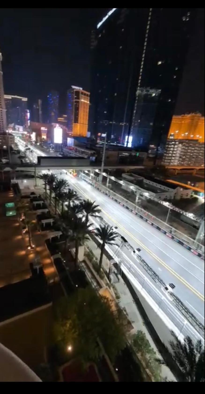 Signature Mgm Suite With Strip And Sphere View Лас Вегас Екстериор снимка
