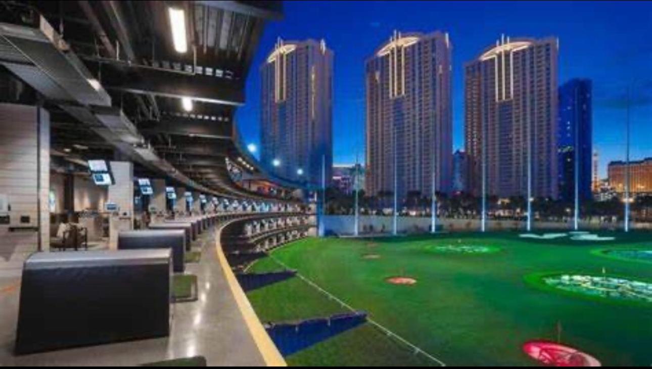 Signature Mgm Suite With Strip And Sphere View Лас Вегас Екстериор снимка