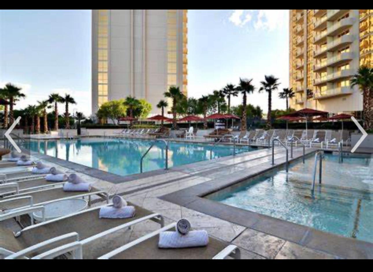 Signature Mgm Suite With Strip And Sphere View Лас Вегас Екстериор снимка